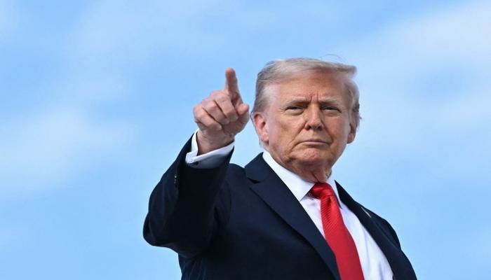 ترامب يعلن «بدء تطهير مضيق هرمز».. إيران تفقد آخر أوراقها