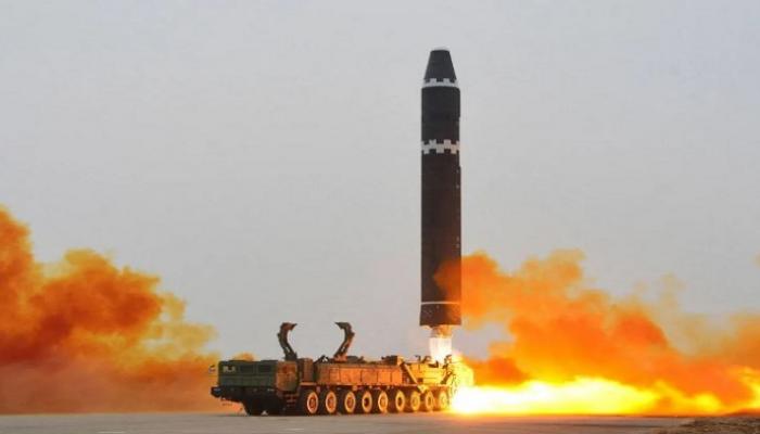 كوريا الشمالية تغلق الباب في وجه جارتها الجنوبية بإطلاق باليستي جديد