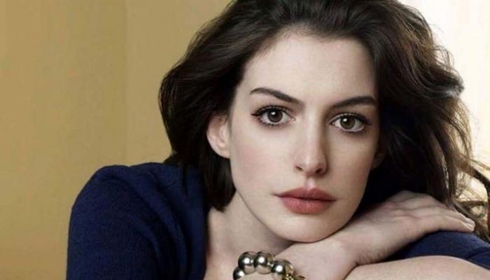 آن هاثاواي تفاجئ الجمهور بعبارة «إن شاء الله»