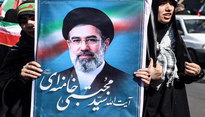 مجتبى الغائب.. مرشد إيران «الإلكتروني» يفاقم الجدل