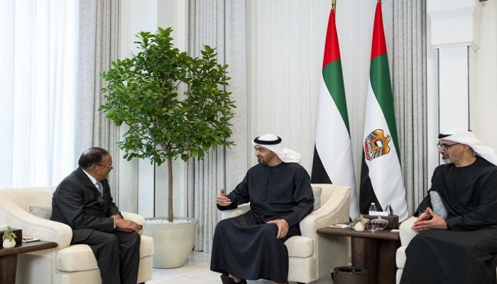محمد بن زايد يبحث مع مستشار الأمن الوطني الهندي تطورات الشرق الأوسط