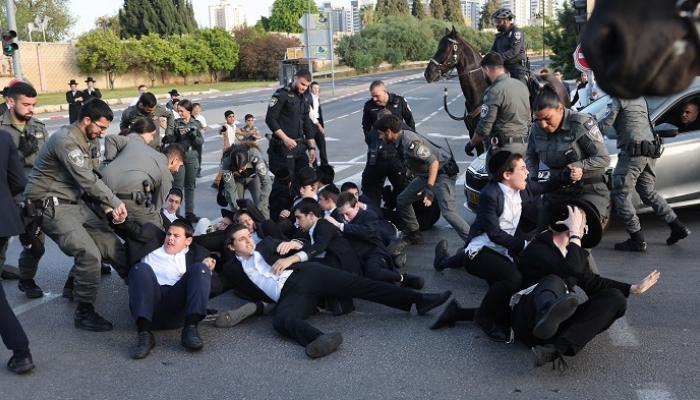 أزمة تجنيد «الحريديم» تتصاعد.. اقتحام منزل قائد عسكري إسرائيلي