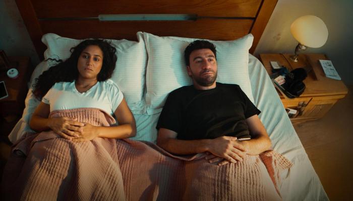 صراع «الطيبات».. تامر حسني يستغيث بمجدي يعقوب ومؤلف «كارثة طبيعية» يرد بروشتة ساخرة