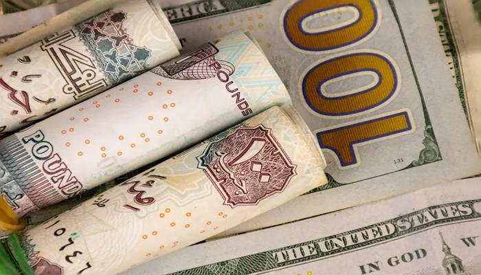 سعر الدولار في مصر يقفز 77 قرشا ويقترب من 54 جنيها