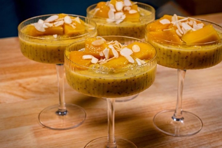 بودنغ المانجو مع بذور الشيا بالفيديو| مطبخ سيدتي