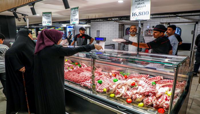 بعد رفع سعر الدولار في العراق.. قرار حكومي لخفض تكلفة البيض والدجاج واللحوم