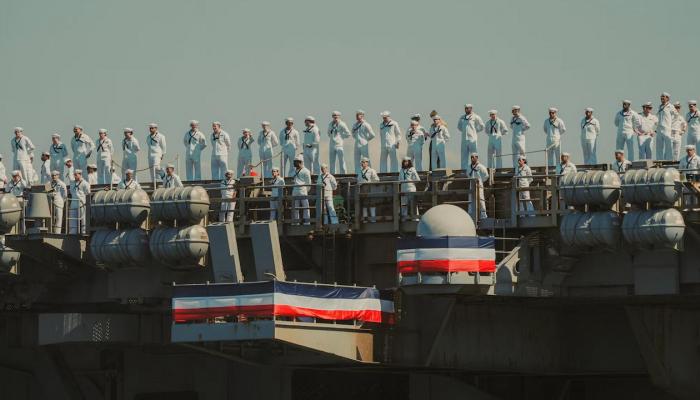 «أبراهام لينكولن»  تنهي أطول مهامها بعد أشهر من الحرب على إيران