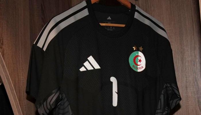 بعد فشل الأسماء الجديدة.. هل يكون «الحارس القديم» طوق نجاة منتخب الجزائر؟